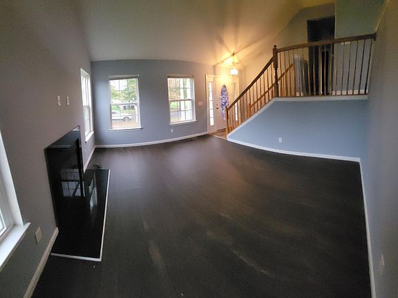 4th image of 305 Edmonson Ln