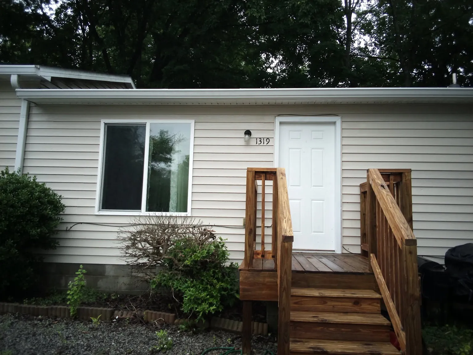 1315 Givens Ln — Photo 1