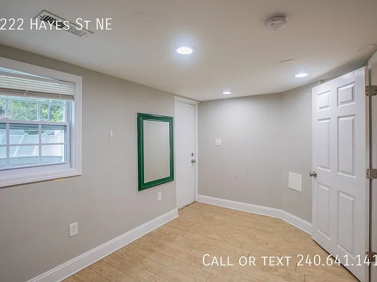 5222 Hayes St NE — Photo 18