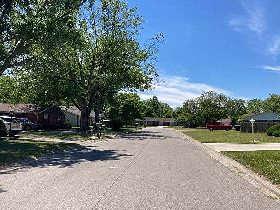 5th image of 2908 E Esther Ln