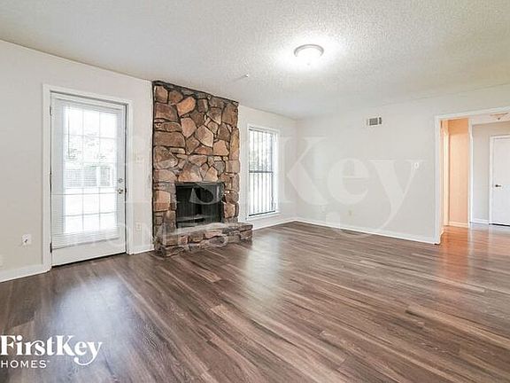 3rd image of 6709 Valley Park Dr