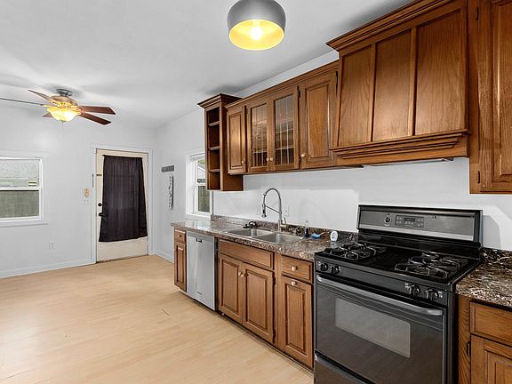 4th image of 4415 N Constantine Ave