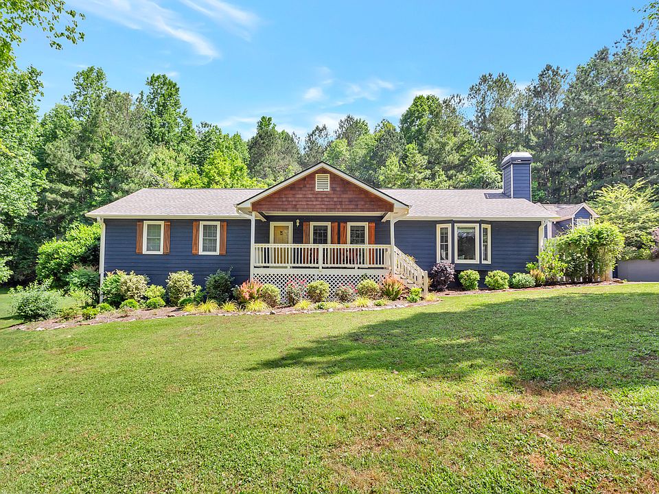 Huge yard, 2 acres!