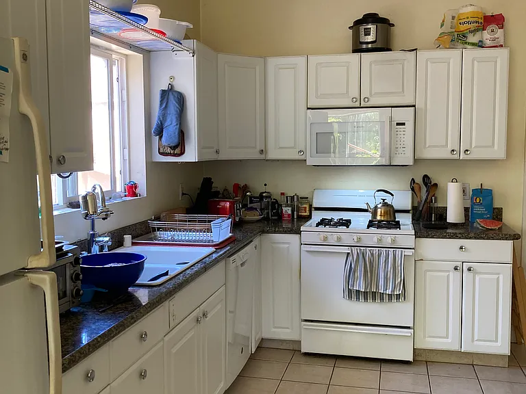 1808 Fairview St — Photo 12