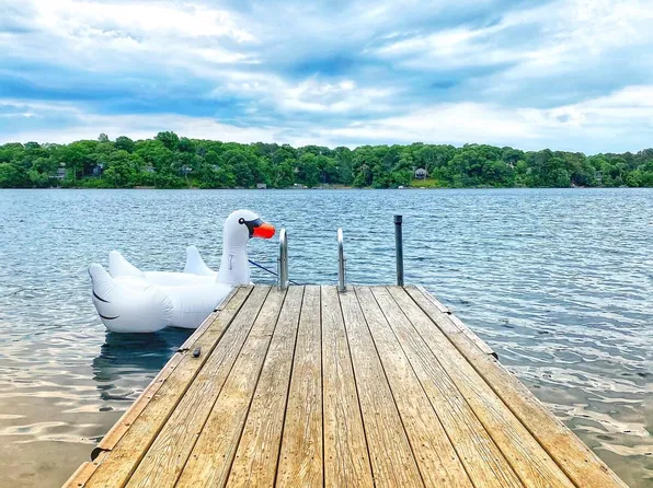 48 Lake Shore Drive N, East Falmouth, MA 02536