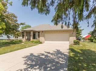 2382 Eastpointe Dr, Northwood, OH 43619