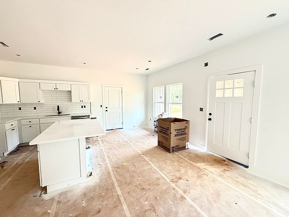 4th image of 1519 Settle Rd