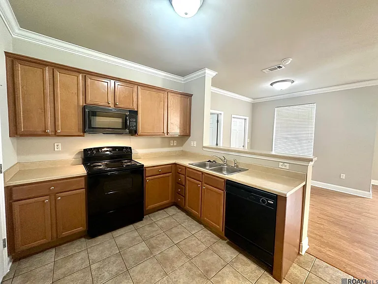 900 Dean Lee Dr #206 — Photo 6