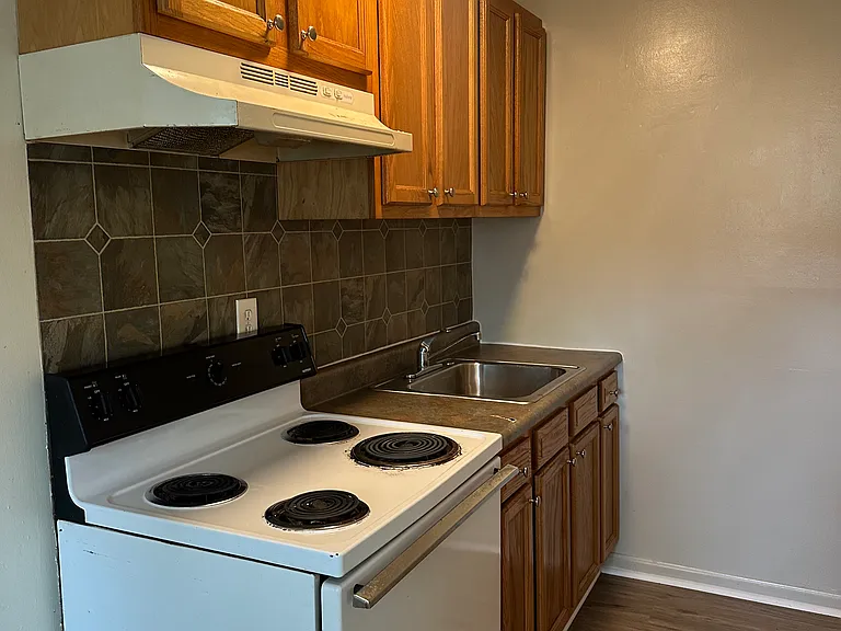 5476 Southgate Blvd — Photo 12