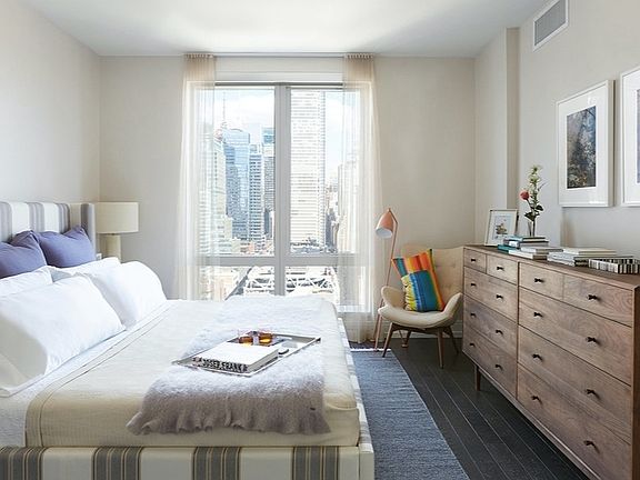 3rd image of 555 10th Ave APT 31E