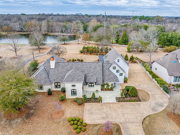 4th image of 3530 Oak Grove Cir