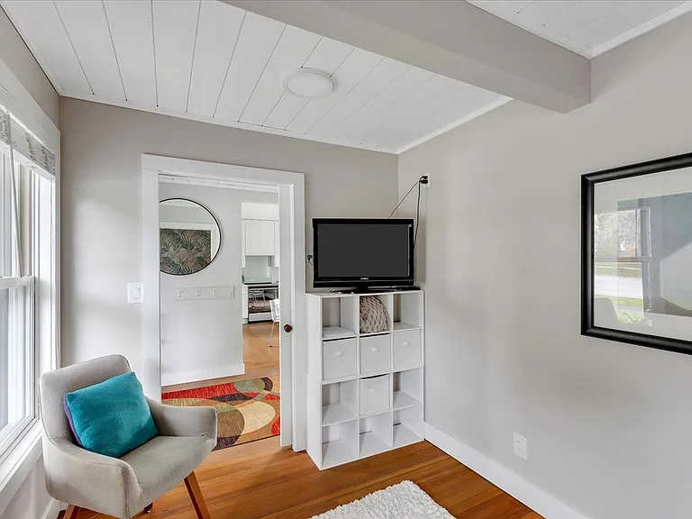 116 Catherine St — Photo 29