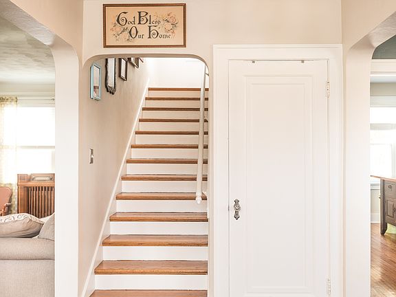 4th image of 109 E Circle Dr