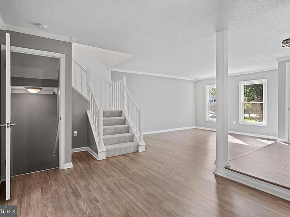 5th image of 11565 Hill Meade Ln