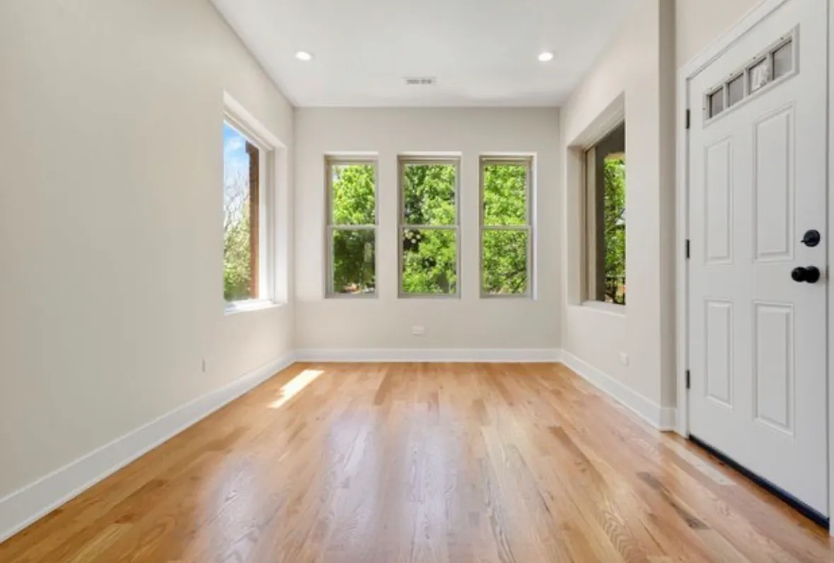 2 bed, 1100 sqft, $2,200 — Photo 2