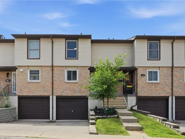 10 Angus Rd #17, Hamilton, ON L8K 6K3