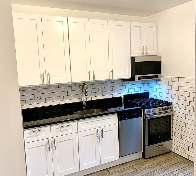 1st image of 2370 29th St APT 18