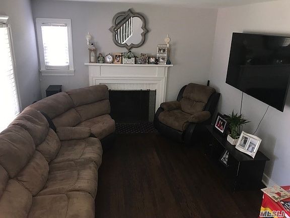 3rd image of 293 Anchor Way