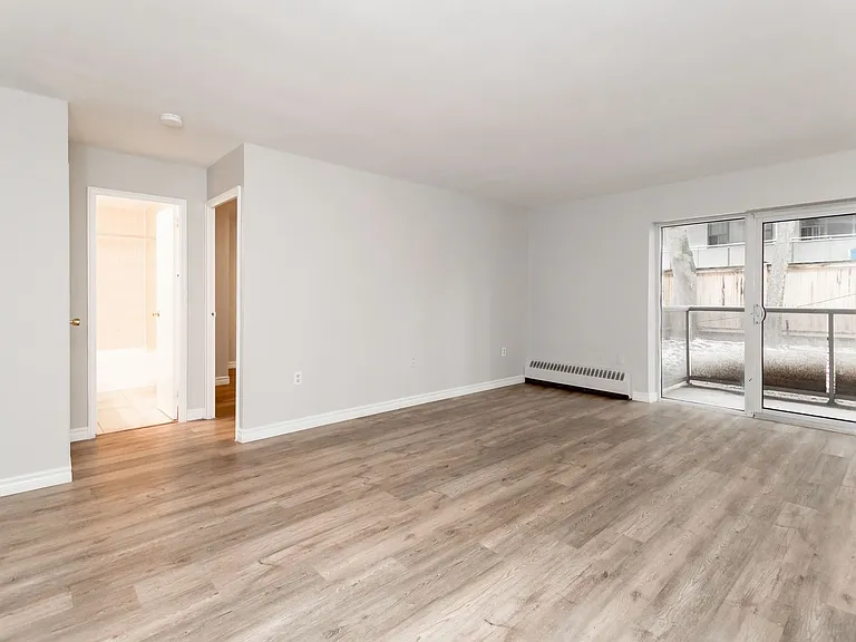 1223 Richmond St — Photo 5