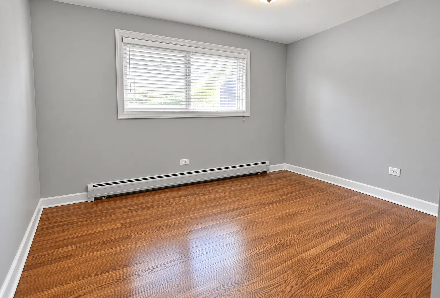 323 N Princeton Ave — Photo 4