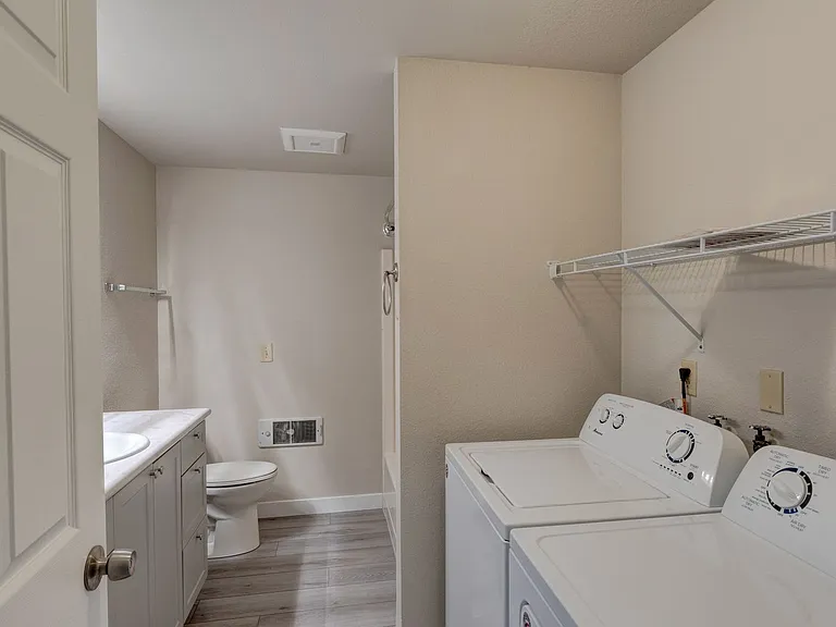 0110-1080 SE City Beach — Photo 12