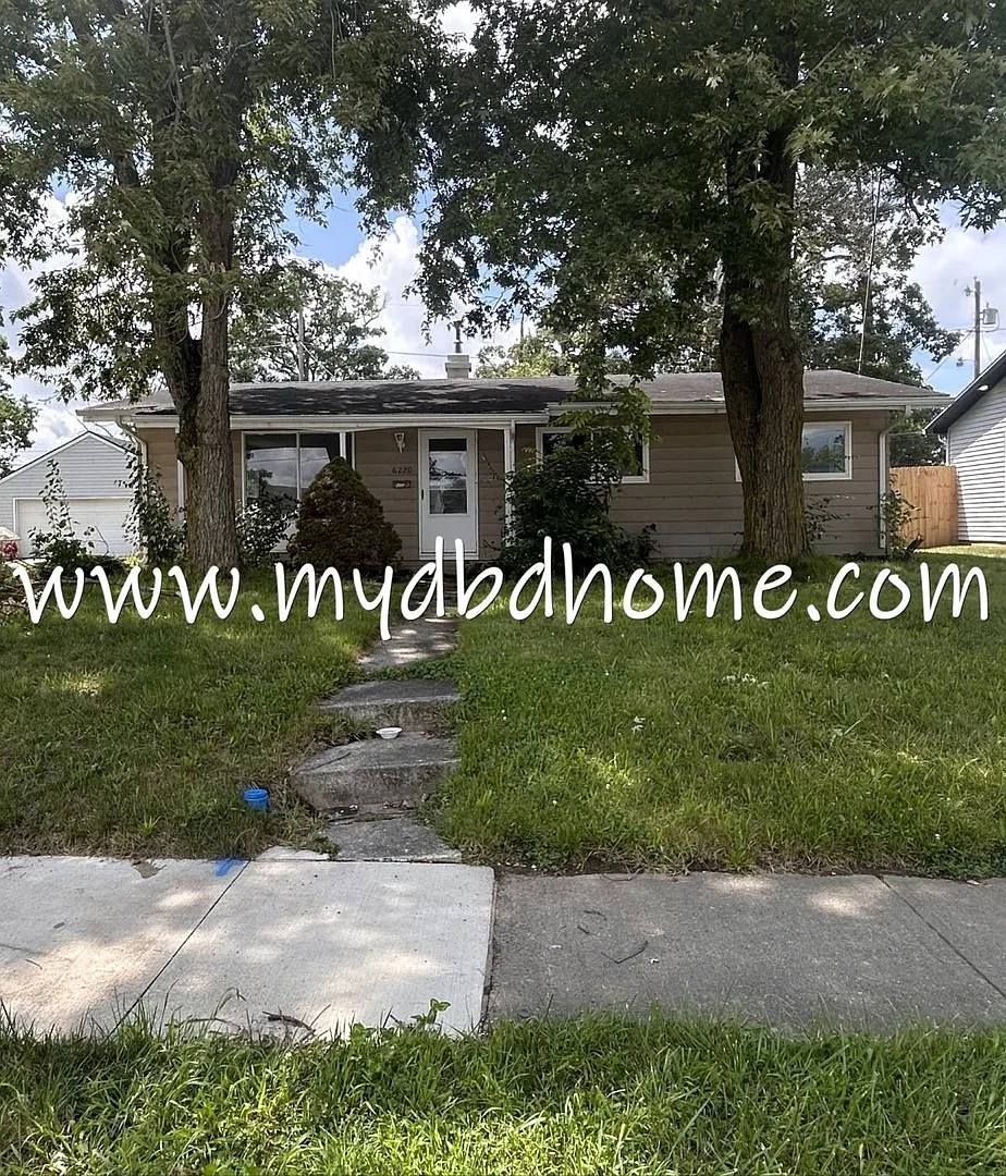 6220 Chatham Dr — Photo 1