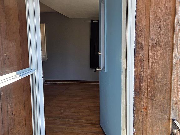 2nd image of 9741 Trescott Ave