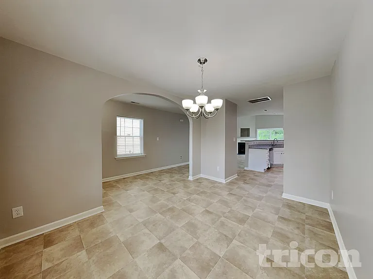 910 Statler Dr — Photo 3