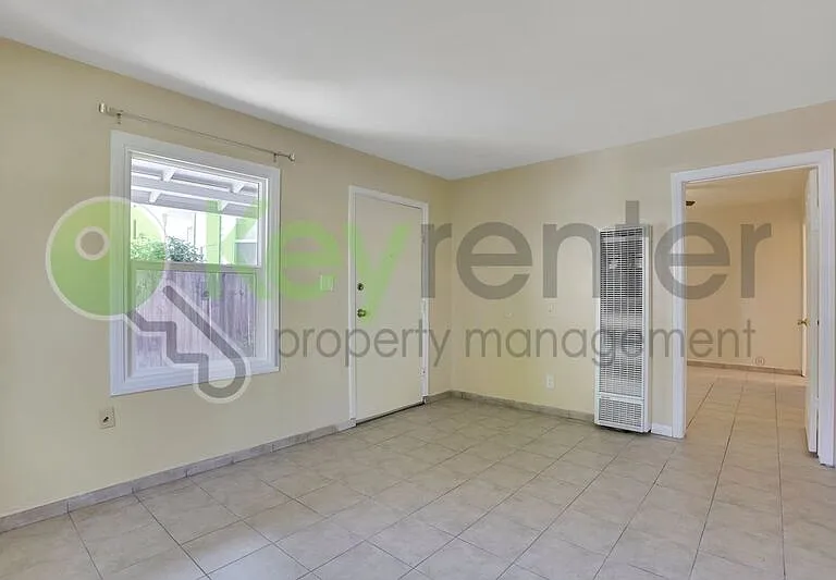 3116 2nd Ave #B — Photo 2