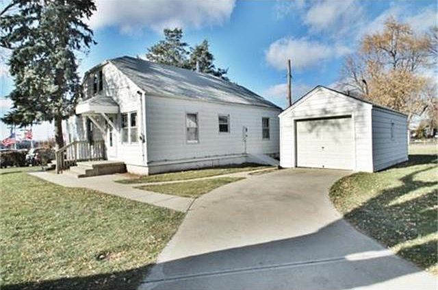 1st image of 220 E Golden Cir