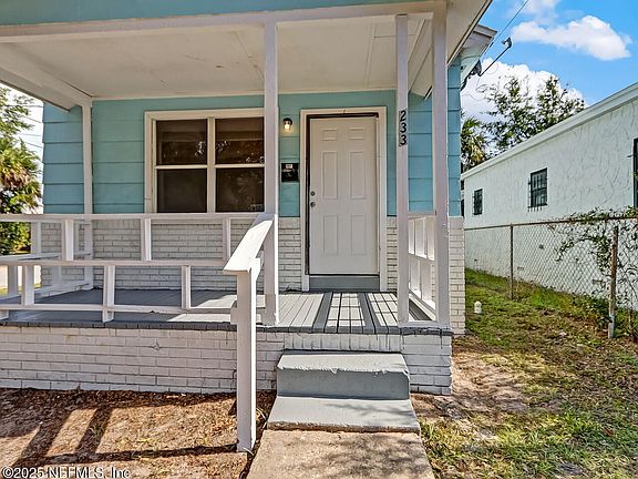 4th image of 1233 BRIDIER Street