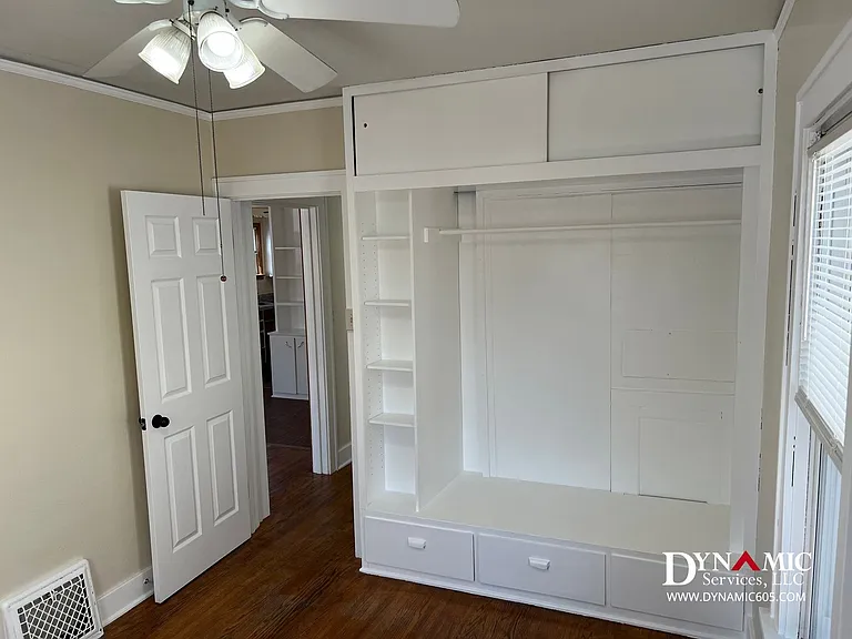 1917 S Duluth Ave — Photo 12