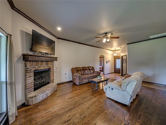 5th image of 18216 Haslemere Ln