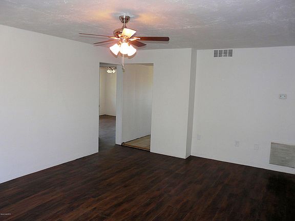 5th image of 1030 Park Dr APT 4