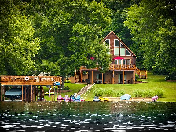 2nd image of 337 Great Creek Dr