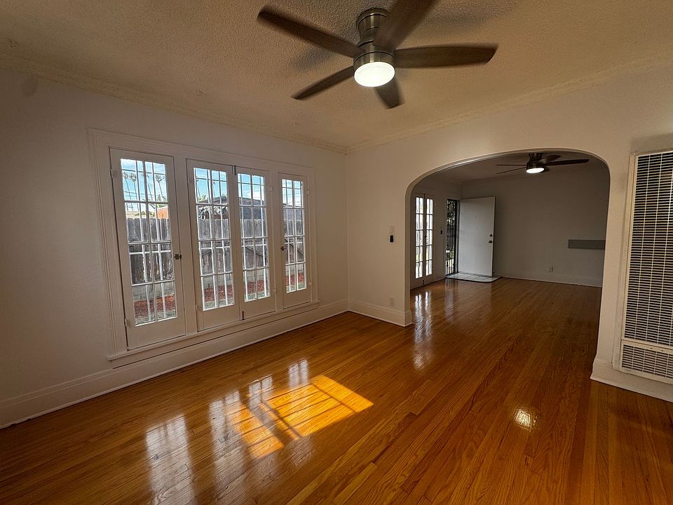 1st image of 1551 W 51st St #1/2