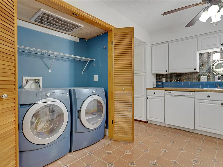2668 Moss Ln SE — Photo 9