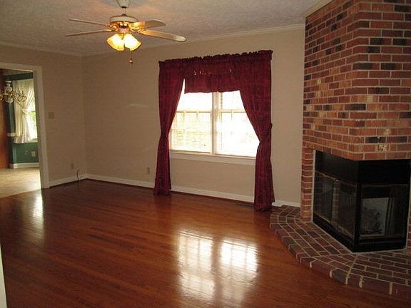 5th image of 105 Dovie Ct