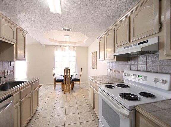 5th image of 5721 N 39th St