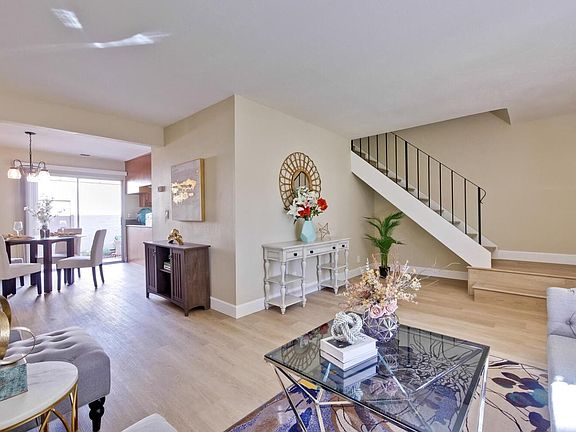 4th image of 2778 Countrywalk Cir