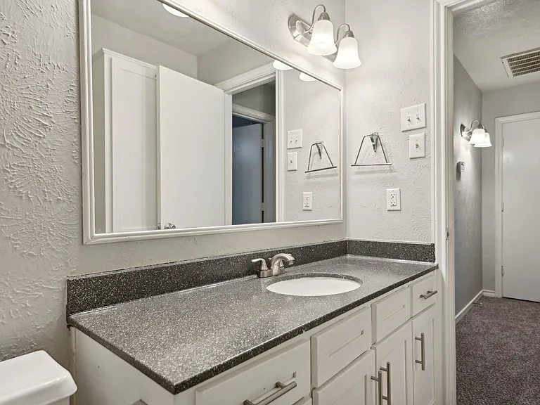 Forest Ridge Apartments — Photo 19