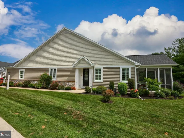 236 Sawgrass Dr, Millersville, PA 17551