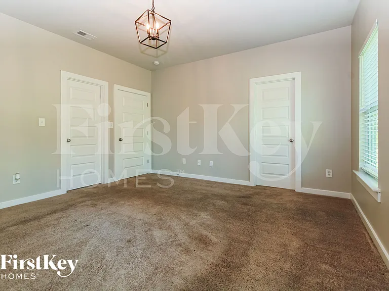 305 Avalon Way — Photo 10