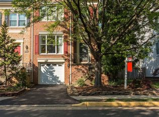 5132 Woodfield Dr, Centreville, VA 20120