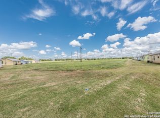 1105 Power Plant Rd, Pearsall, TX 78061