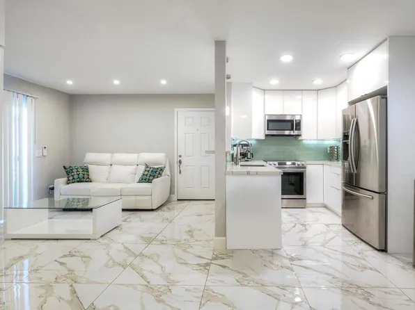3427 Capalina Rd APT 28, San Marcos, CA 92069