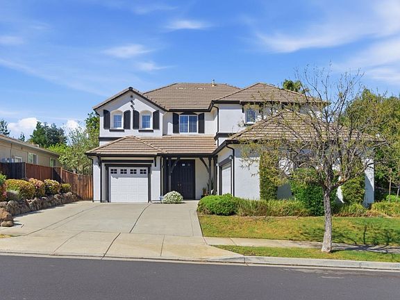 2nd image of 325 Pebble Beach Dr