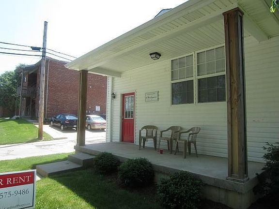 5th image of 105-109 W Sycamore St