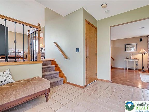4th image of 301 Florentine Dr