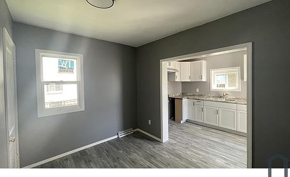 5th image of 209 Miriam Ave